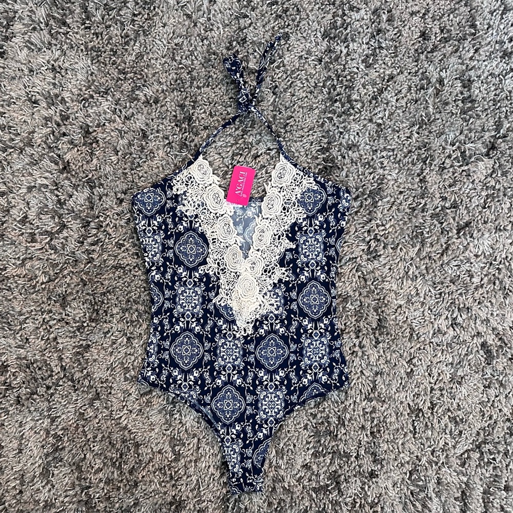 🫐NWT Boho Halter Bodysuit